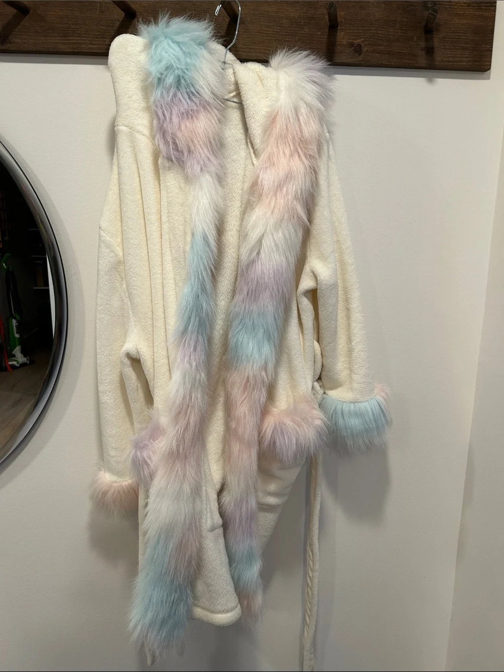 Pottery Barn Teen Cream Robe with Pastel Multicolor Faux Fur Trim